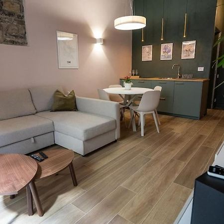 Alloggio Del 1400 Nel Cuore Del Centro Storico A 2 Min Dal Porto E Con 2 Bici Gratuite Como Exteriér fotografie
