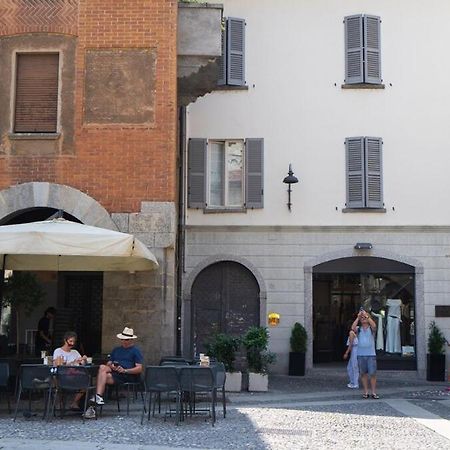 Alloggio Del 1400 Nel Cuore Del Centro Storico A 2 Min Dal Porto E Con 2 Bici Gratuite Como Exteriér fotografie