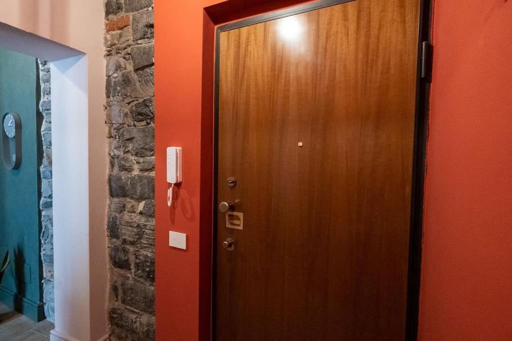 Alloggio Del 1400 Nel Cuore Del Centro Storico A 2 Min Dal Porto E Con 2 Bici Gratuite Como Exteriér fotografie