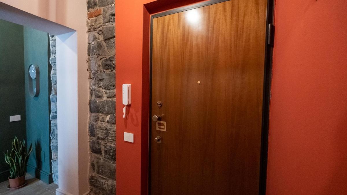 Alloggio Del 1400 Nel Cuore Del Centro Storico A 2 Min Dal Porto E Con 2 Bici Gratuite Como Exteriér fotografie