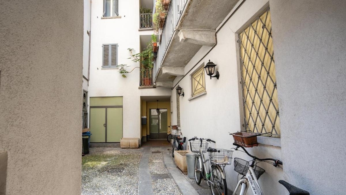 Alloggio Del 1400 Nel Cuore Del Centro Storico A 2 Min Dal Porto E Con 2 Bici Gratuite Como Exteriér fotografie