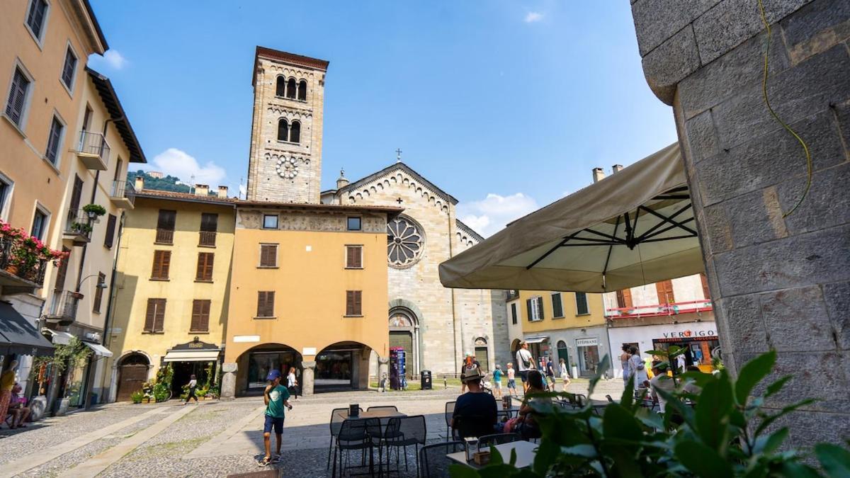 Alloggio Del 1400 Nel Cuore Del Centro Storico A 2 Min Dal Porto E Con 2 Bici Gratuite Como Exteriér fotografie