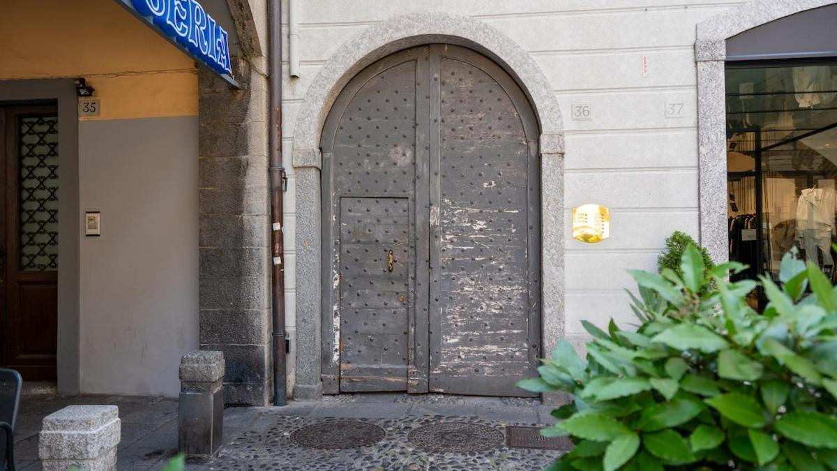 Alloggio Del 1400 Nel Cuore Del Centro Storico A 2 Min Dal Porto E Con 2 Bici Gratuite Como Exteriér fotografie